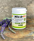 Bote de Anibio Min-O-Vit, complemento vitamínico y mineral en polvo para perros y gatos